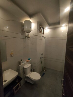 Bathroom in 3 BHK Apartment at Sunshine Enclave, Vip Road – for Rent