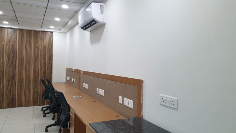 Team Area, chandigarh-citi-center Commercial Office Space 500 Sq.Ft. In Vip Road Zirakpur 10767971