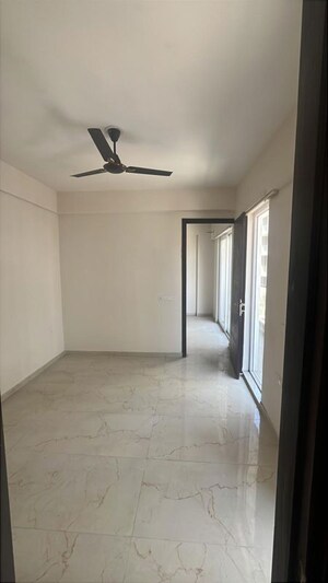 Room in 2.5 BHK Apartment at Smart World Gems, Sector 89 – for Rent