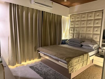 2 BHK Apartment For Rent in Model Town in Andheri West, Mumbai