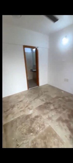 Room in 3 BHK Apartment at Versova Heights, Versova – for Rent
