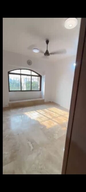 Room in 3 BHK Apartment at Versova Heights, Versova – for Rent