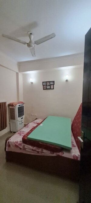 Furnished Amenities in 3 BHK Builder Floor at Ansal Sushant Floors, Sushant Lok ii – for Sale