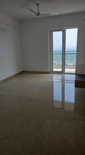 Room in 3 BHK Apartment at SAS Shalimar Grand, Butler Colony – for Rent