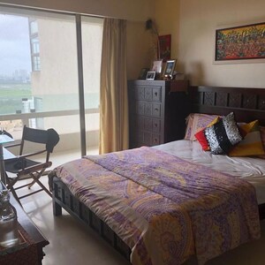 Bedroom in 4 BHK Apartment at Oberoi Realty Sky Heights, Andheri West – for Rent