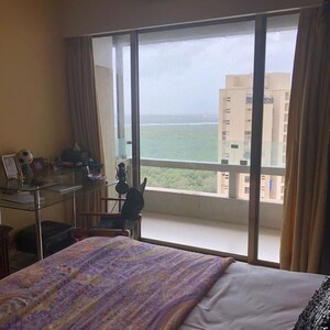 Bedroom in 4 BHK Apartment at Oberoi Realty Sky Heights, Andheri West – for Rent