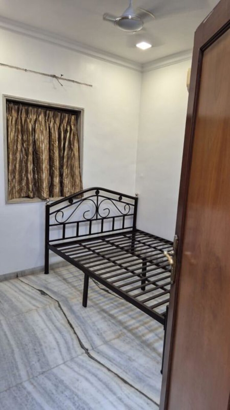 Bedroom, adarsh-nagar-society 2 Bedroom 500 Sq.Ft. Apartment In Worli Mumbai 10768311