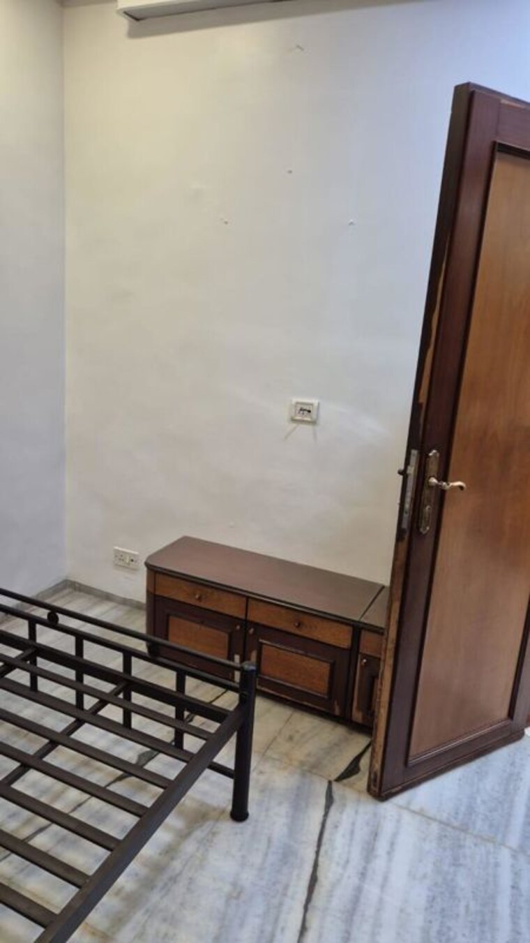 undefined, adarsh-nagar-society 2 Bedroom 500 Sq.Ft. Apartment In Worli Mumbai 10768311