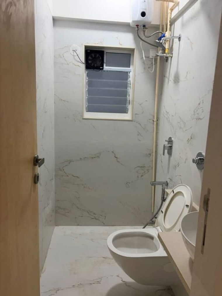 Bathroom, kalindi-goregaon 1 Bedroom 500 Sq.Ft. Apartment In Goregaon West Mumbai 10768323