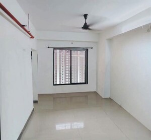 Room in 1 BHK Apartment at Goregaon Vivan, Goregaon West – for Rent