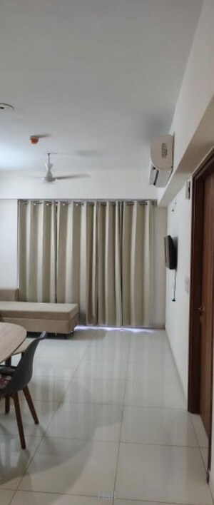2 BHK Apartment For Rent in Godrej The Suites, Sector 27 Yamuna Expressway