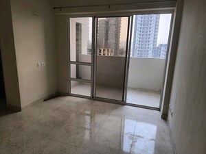 Room in 2 BHK Apartment at MRG Ultimus, Sector 90 – for Rent