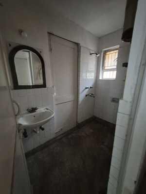 Bathroom in 2.5 BHK Apartment at Mayur Vihar – for Rent