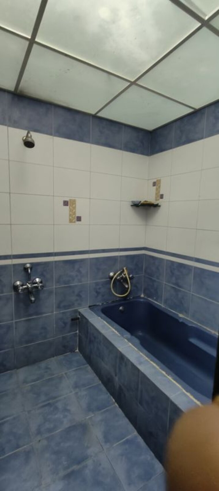 Bathroom, dwarkadheesh-gardens 3.5 Bedroom 2500 Sq.Ft. Apartment In Rahatani Pune 10768383