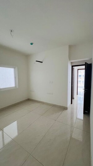 Room in 3 BHK Apartment at Prestige Beverly Hills, Kokapet – for Sale