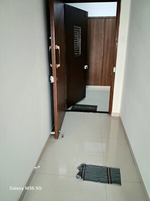 Furnished Amenities in 1 BHK Apartment at Rajiv Sojpal Building, Dadar West – for Rent