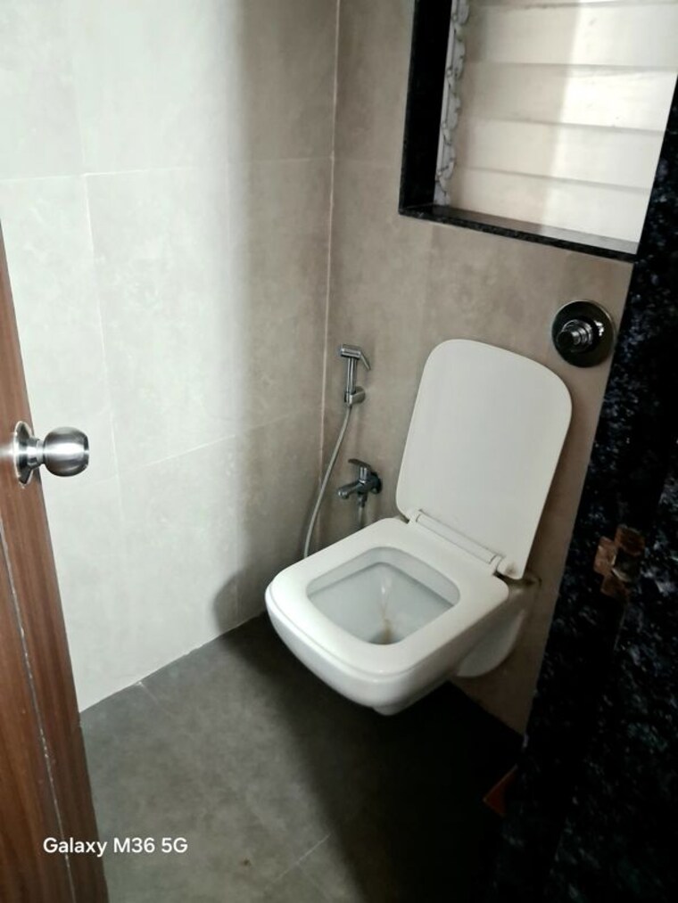 Bathroom, rajiv-sojpal-building 1 Bedroom 370 Sq.Ft. Apartment In Dadar West Mumbai 10768386