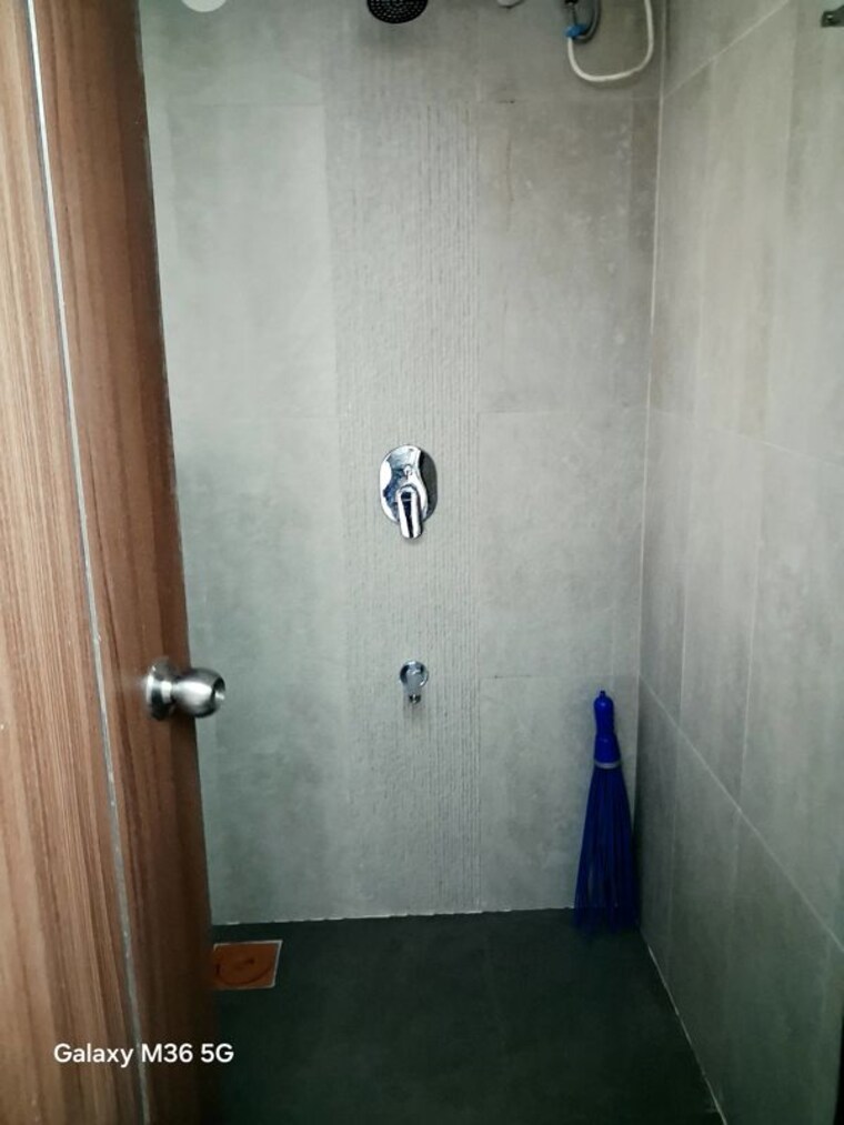Bathroom, rajiv-sojpal-building 1 Bedroom 370 Sq.Ft. Apartment In Dadar West Mumbai 10768386