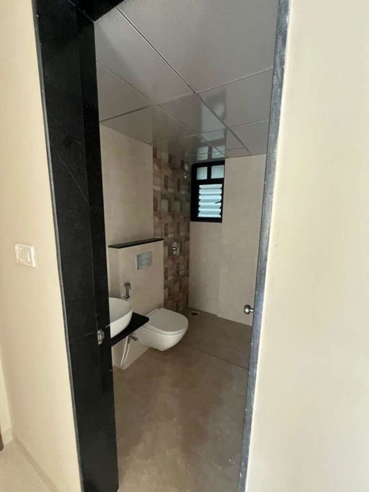 Bathroom, amit-ved-vihar 2 Bedroom 900 Sq.Ft. Apartment In Kothrud Pune 10768415