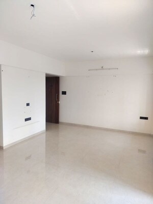 Room in 2 BHK Apartment at Ranjeet Heights CHS, Kothrud – for Rent