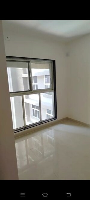 Room in 2 BHK Apartment at Tata Mills CHS, Parel – for Rent
