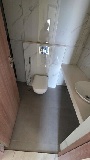 Bathroom in 5 BHK Apartment at Raymond The Invictus By GS, Pokhran Road No One – for Sale