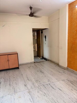 Room in 1 BHK Apartment at Prathamesh Xanadu C wing Chs Ltd, Andheri West – for Rent