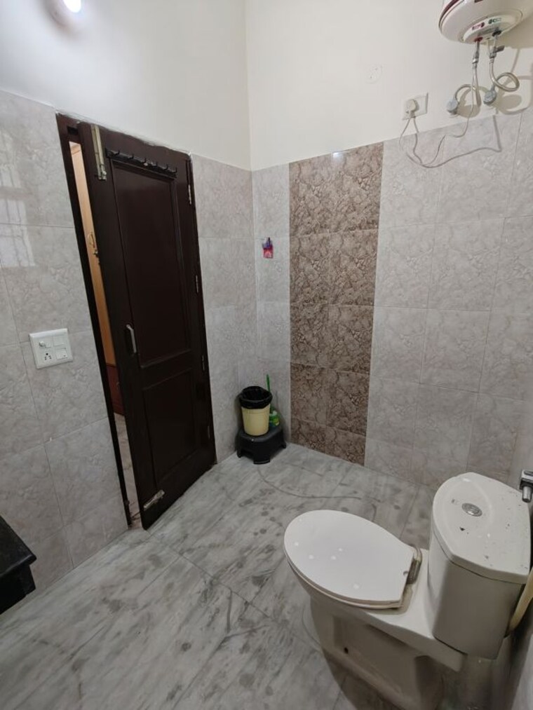 Bathroom, sector 21 3 Bedroom 2000 Sq.Ft. Builder Floor In Sector 21 Chandigarh 10768475