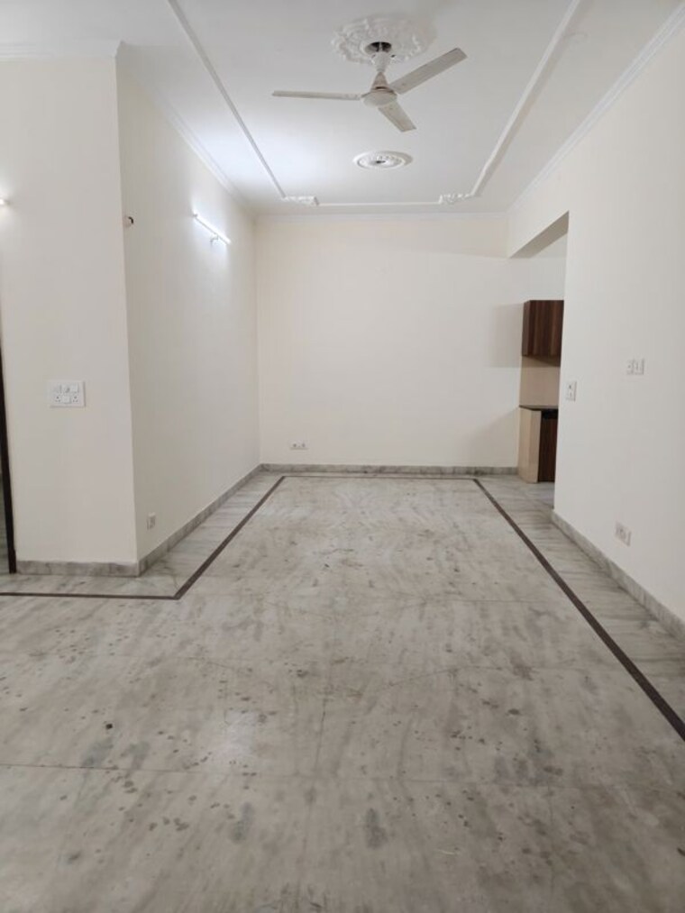 Room, sector 21 3 Bedroom 2000 Sq.Ft. Builder Floor In Sector 21 Chandigarh 10768475