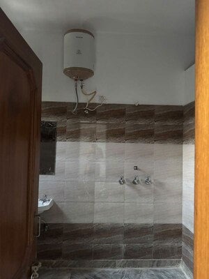 Bathroom in 2 BHK Builder Floor at Sector 44 – for Rent