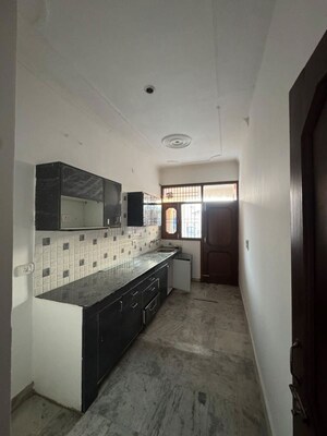 Kitchen in 2 BHK Builder Floor at Sector 44 – for Rent