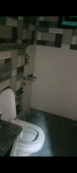 Furnished Amenities in 3 BHK Builder Floor at Dashrath Puri – for Rent