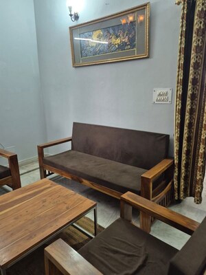 5 BHK Villa For Rent in Defence Colony