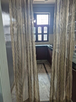 Furnished Amenities in 5 BHK Villa at Defence Colony – for Rent