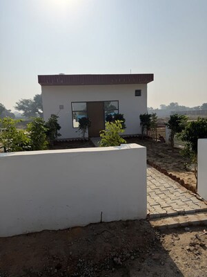   Plot at Yamuna Expressway – for Sale