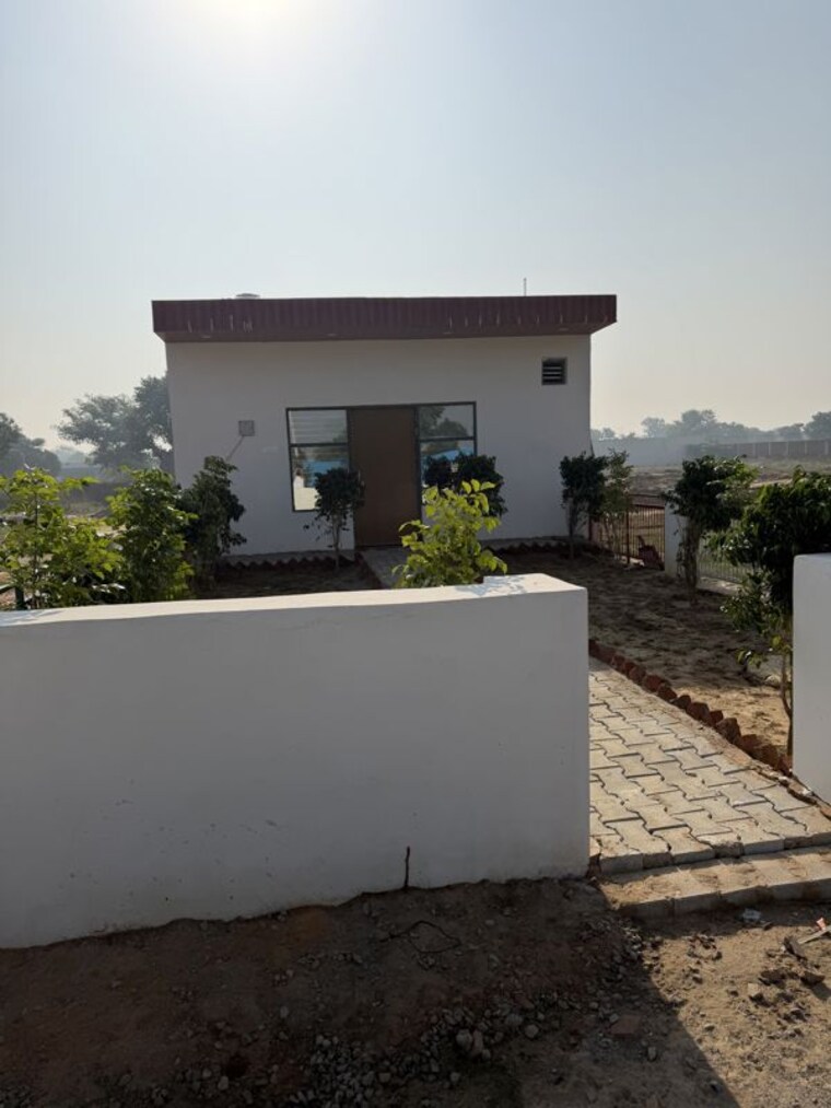 undefined, yamuna expressway  100 Sq.Yd. Plot In Yamuna Expressway Greater Noida 10768541