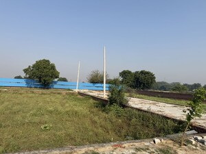  Plot For Sale in Yamuna Expressway