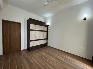 Room in 3 BHK Apartment at Conscient Hines Elevate, Sector 59 – for Rent