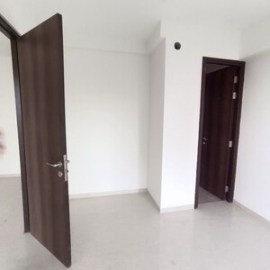 Room in 1 BHK Apartment at Paradigm Antalya, Oshiwara – for Sale
