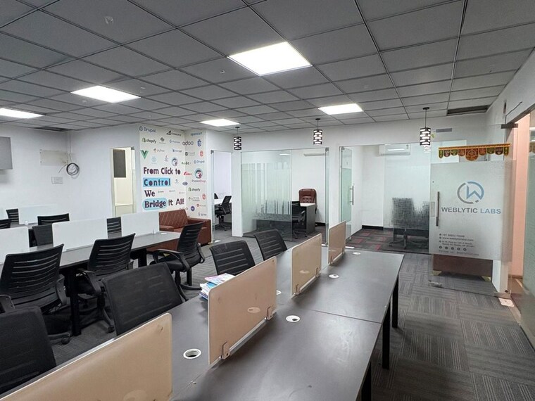 Team Area, sector 63 Commercial Office Space 1400 Sq.Ft. In Sector 63 Noida 10768600