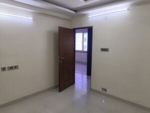Room in 3 BHK Apartment at Legend Apartment Somajiguda, Somajiguda – for Rent