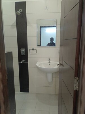 Bathroom in 3 BHK Apartment at Legend Apartment Somajiguda, Somajiguda – for Rent