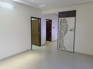 Room in 3 BHK Apartment at Legend Apartment Somajiguda, Somajiguda – for Rent