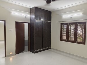 Room in 3 BHK Independent House at Banjara Hills – for Rent