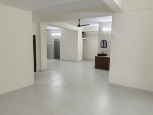 Room in 3 BHK Independent House at Banjara Hills – for Rent