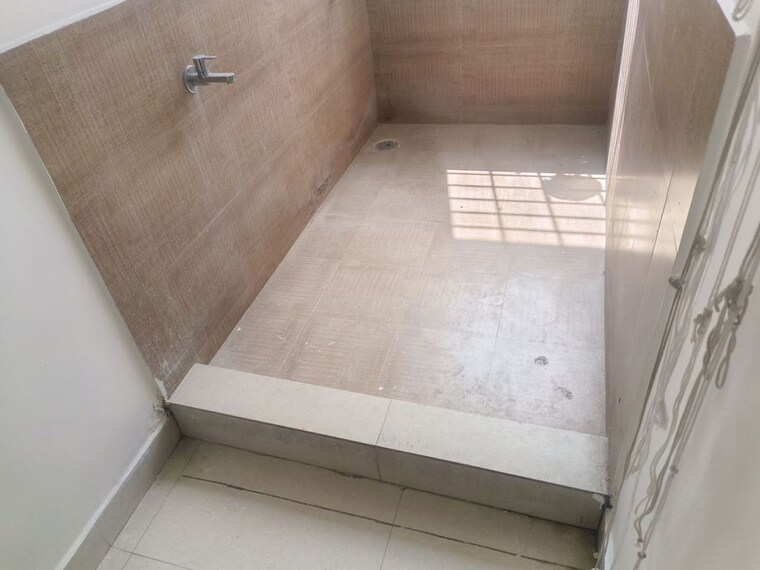 Bathroom, kingston-palace-begumpet 3 Bedroom 2650 Sq.Ft. Apartment In Begumpet Hyderabad 10765594