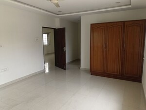 Room in 3 BHK Apartment at Kingston Palace Begumpet, Begumpet – for Rent