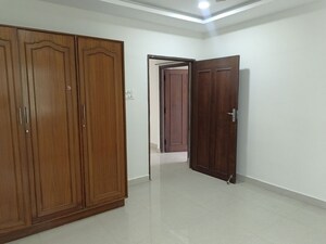 Room in 3 BHK Apartment at Kingston Palace Begumpet, Begumpet – for Rent