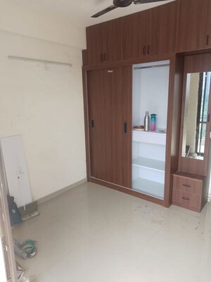 Room in 2.5 BHK Apartment at Conscient Habitat 102, Sector 102 – for Rent