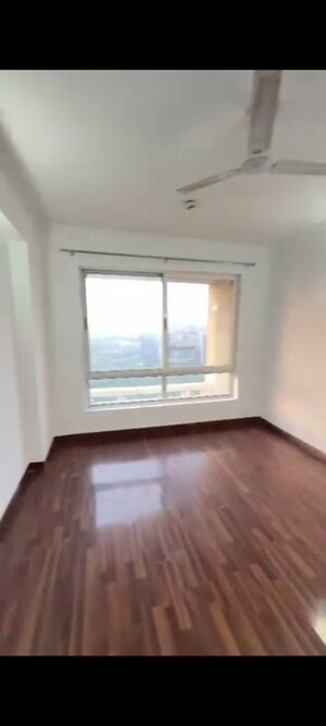 Room in 3.5 BHK Apartment at Jaypee Greens Kalypso Court, Sector 128 – for Sale